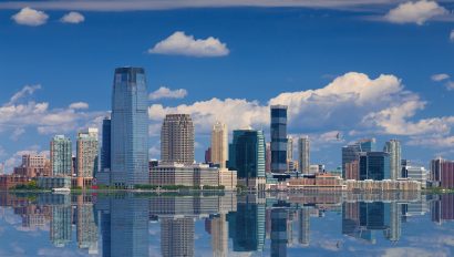 jersey-city-skyline-with-goldman-sachs-tower-reflected-in-water-of-hudson-river-new-york-usa-2