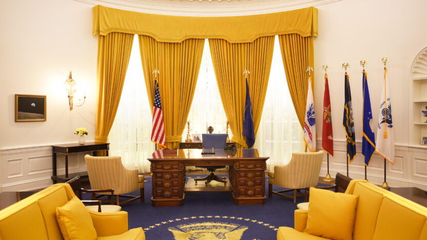 Richard M Nixon Oval Office recreation